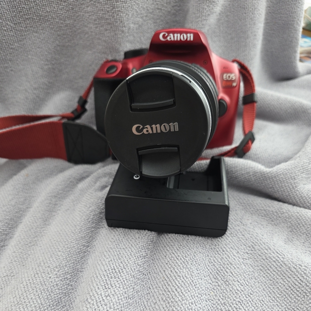 Canon EOS Rebel T6 Digital DSLR Camera with 18-55 mm Lens
